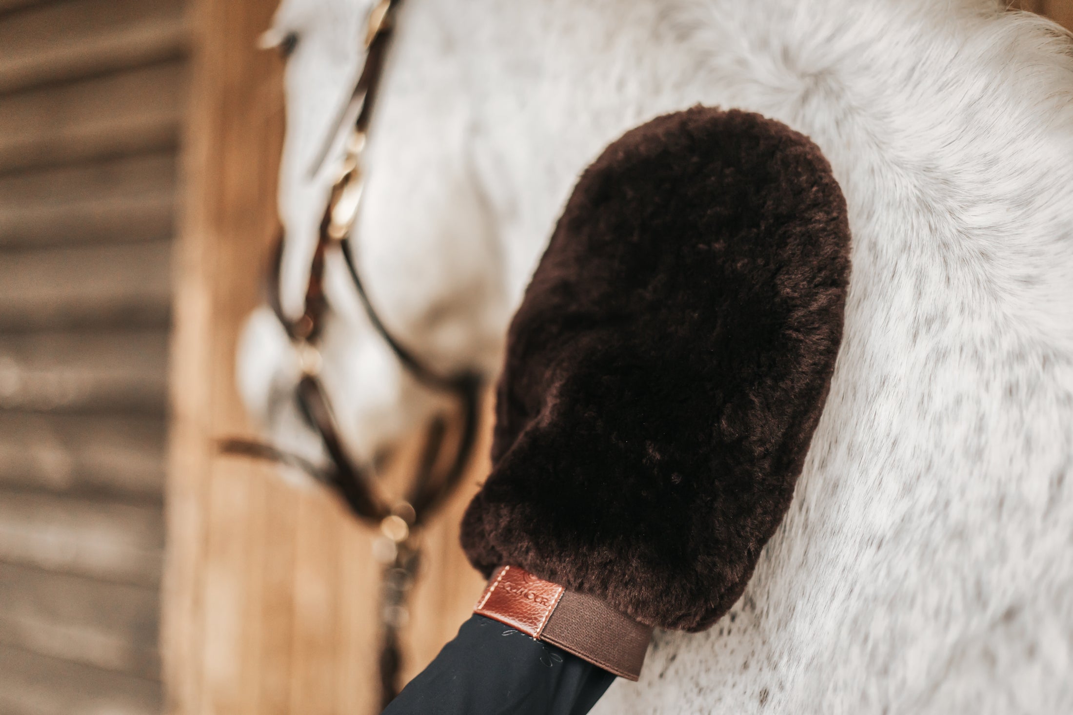 Lambskin cleaning glove "BONNY"