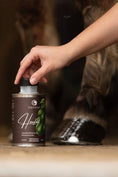 Load image into Gallery viewer, Hoof oil with brush Avocado & Macadamia