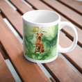 Bild in Galerie-Betrachter laden, Personalisierte Tasse mit Irish Terrier Motiv und grün-goldenem Aquarell-Hintergrund. Individuelle Namensgestaltung möglich – perfektes Geschenk für Hundeliebhaber.