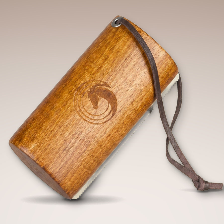 Fellwechsel-Striegel TINKA für Pferde aus Holz – Equimour