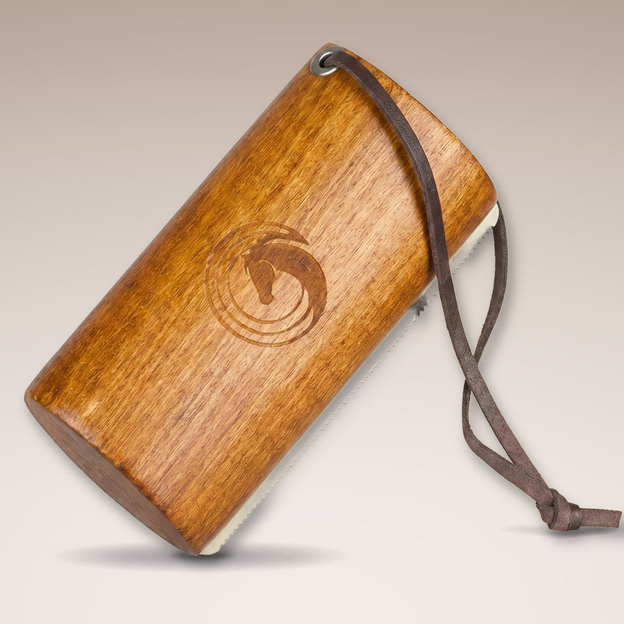 Fellwechsel-Striegel TINKA für Pferde aus Holz – Equimour