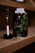 Load image into Gallery viewer, Hoof oil with brush Avocado & Macadamia
