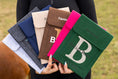 Bild in Galerie-Betrachter laden, Personalisierbare Equidenpasshülle Brandzeichen
