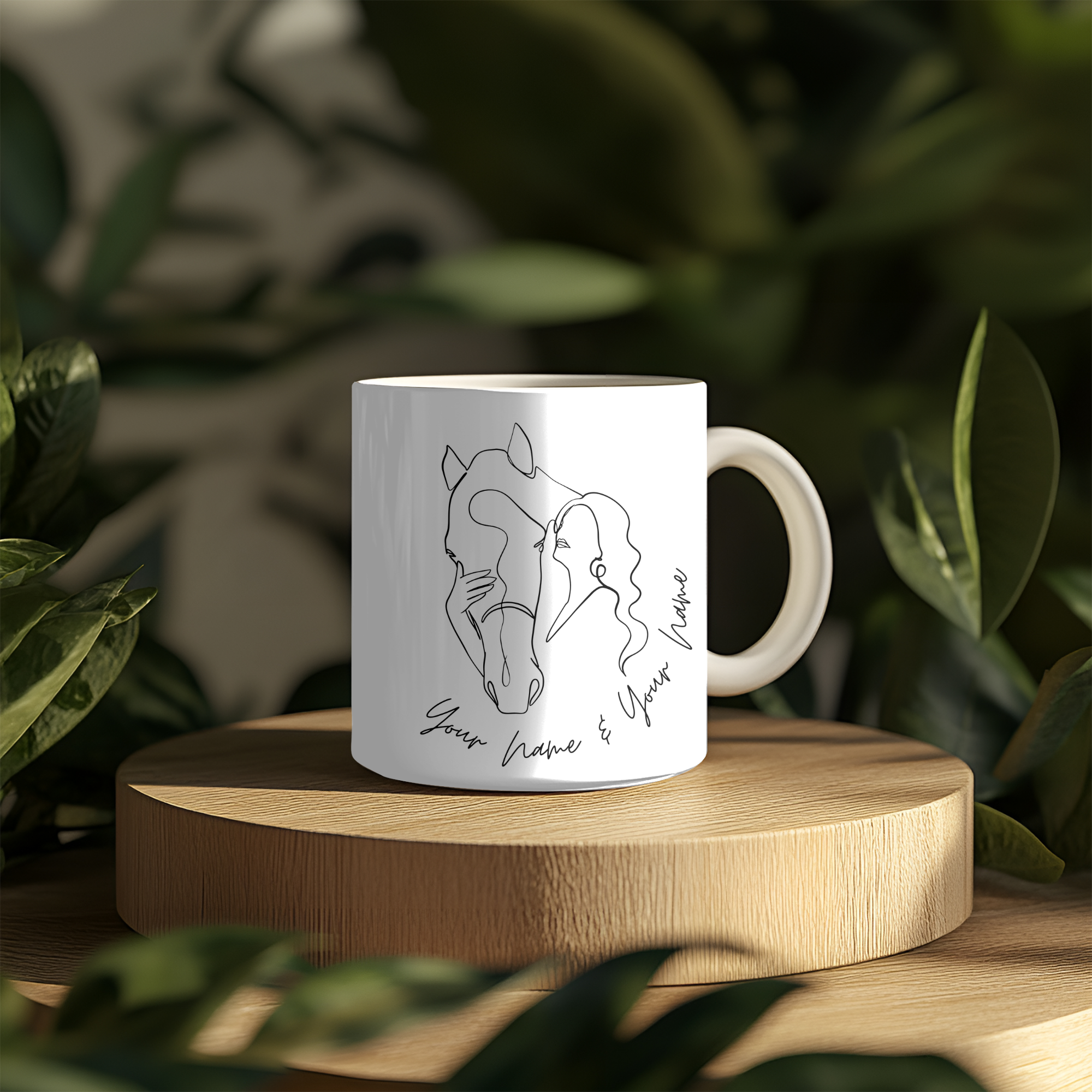 Minimalistische, personalisierte Tasse mit einer One-Line-Zeichnung von Pferd und Mensch. Individuelle Namensgestaltung möglich – ideales Geschenk für Pferdeliebhaber.