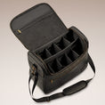 Cargar la imagen en la vista de la galería, Set de limpieza Premium para caballos con bolsa Midnight Black, 12 piezas – vista 5
