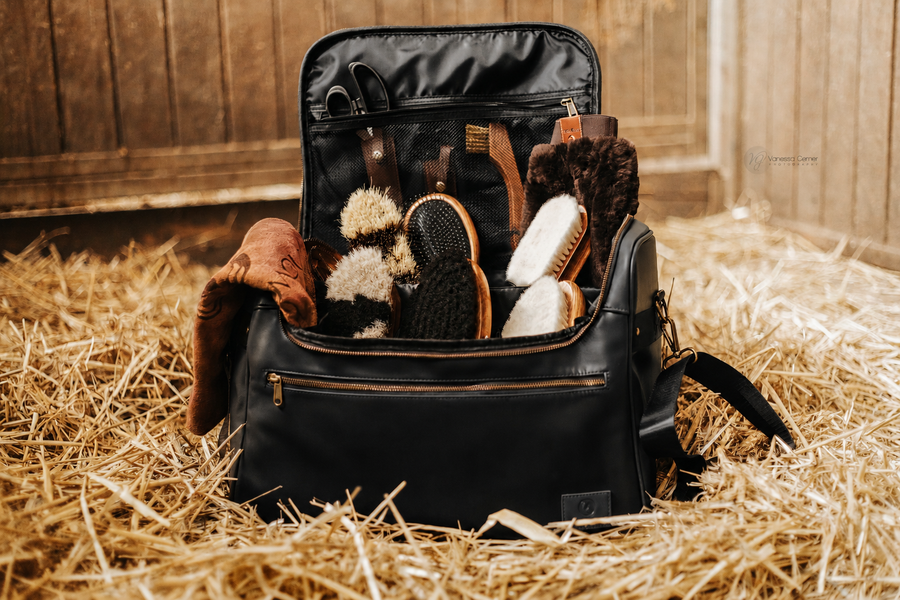 Putztasche KAJA Midnight Black für Pferdebürsten – Ansicht 7