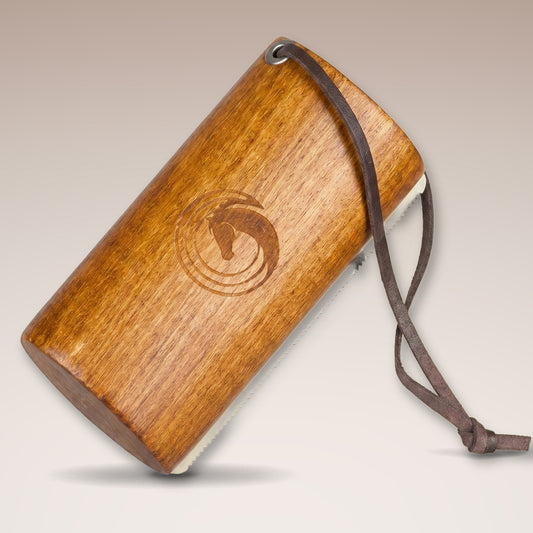 Fellwechsel-Striegel TINKA für Pferde aus Holz – Equimour
